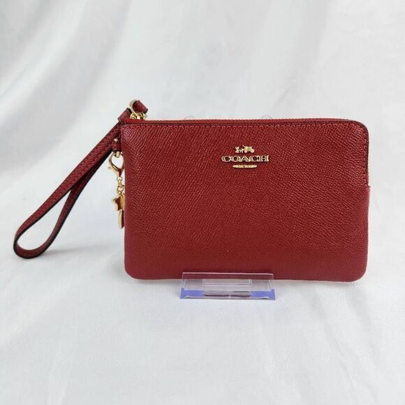 🩵NIB Coach Red Genuine Leather Wristlet w/Detachable \'Coach\' & Star Charms